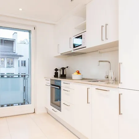 - Lindenstrasse