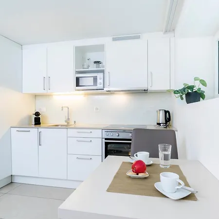 - Lindenstrasse 4* زيورخ