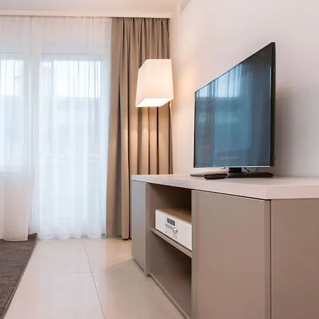 - Lindenstrasse 4* Zurich