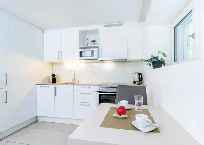 - Lindenstrasse 4* زيورخ