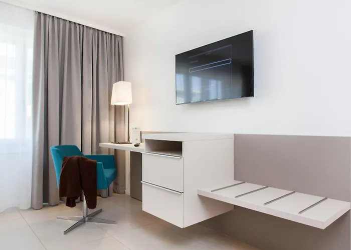 - Lindenstrasse 4* Ζυρίχη