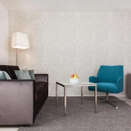 Aparthotel - Lindenstrasse 4*