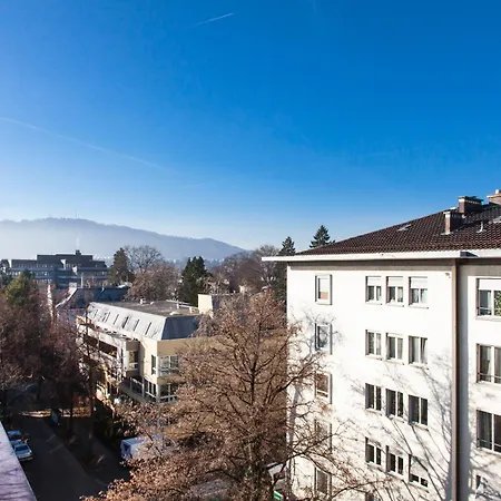 - Lindenstrasse 4* زيورخ