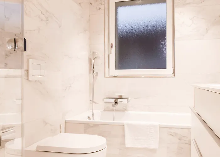 - Lindenstrasse Apartahotel 4*