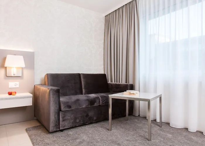 - Lindenstrasse Aparthotel 4*