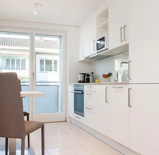 - Lindenstrasse 4* Zürich